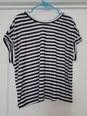 SHEIN Black and White Striped Short Sleeve Tee